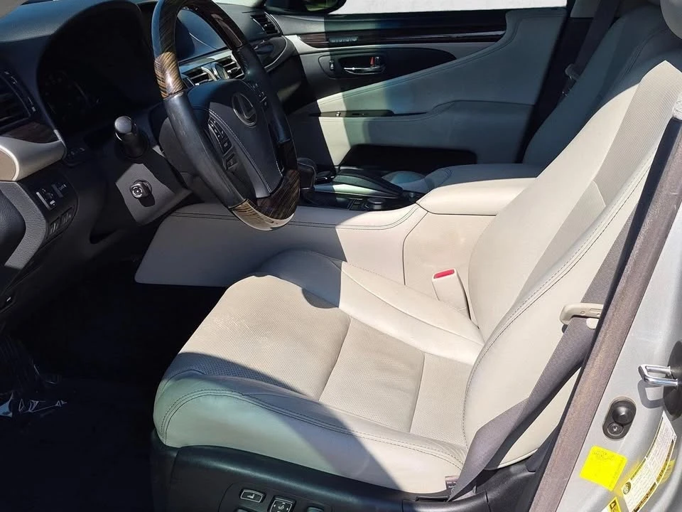 2015 Lexus LS 4th Gen - Image 13 of 15