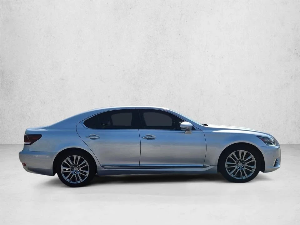 2015 Lexus LS 4th Gen - Image 5 of 15
