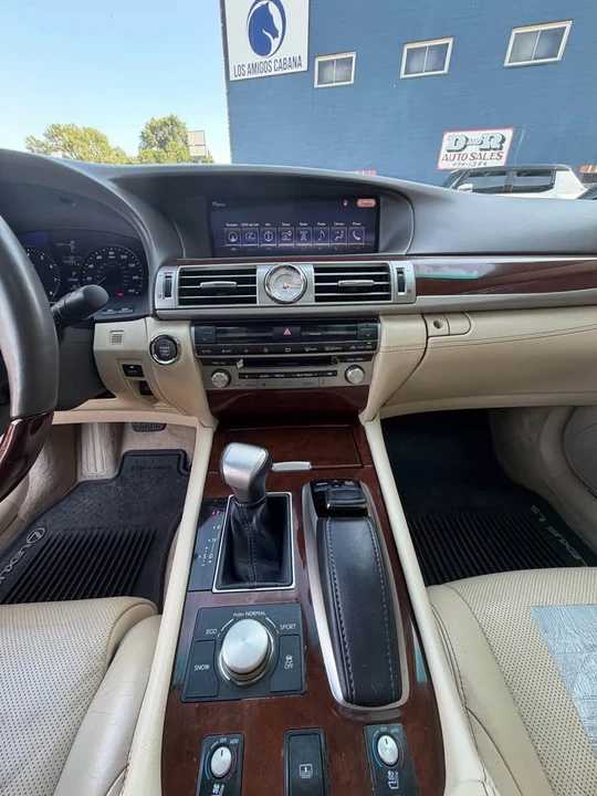 2015 Lexus LS 4th Gen - Image 8 of 10