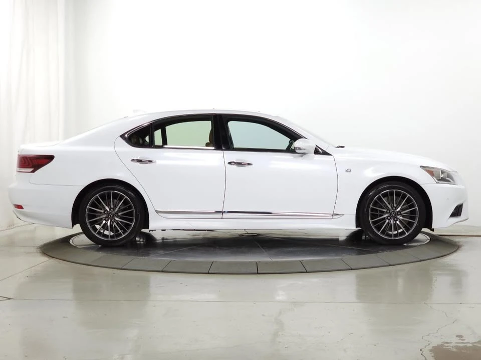 2015 Lexus LS 4th Gen - Image 9 of 20