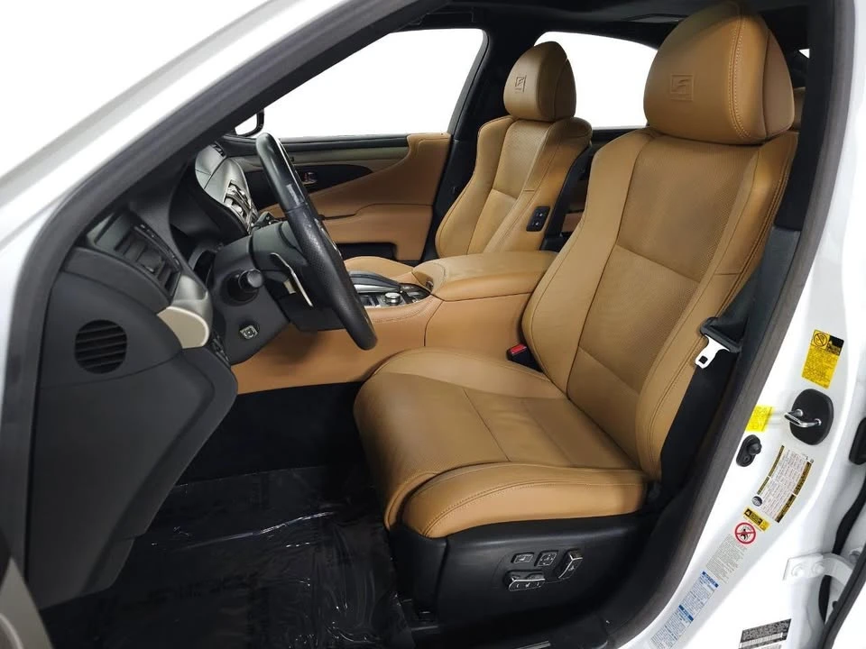 2015 Lexus LS 4th Gen - Image 14 of 20