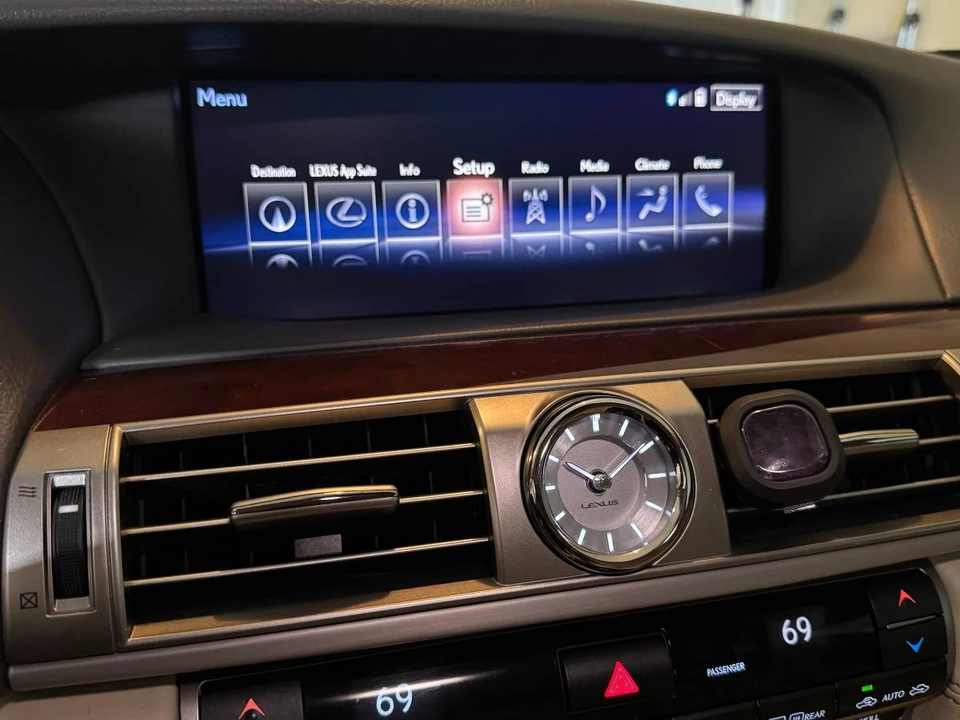 2015 Lexus LS 4th Gen - Image 3 of 10