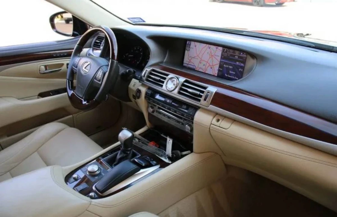 2015 Lexus LS 4th Gen - Image 10 of 10