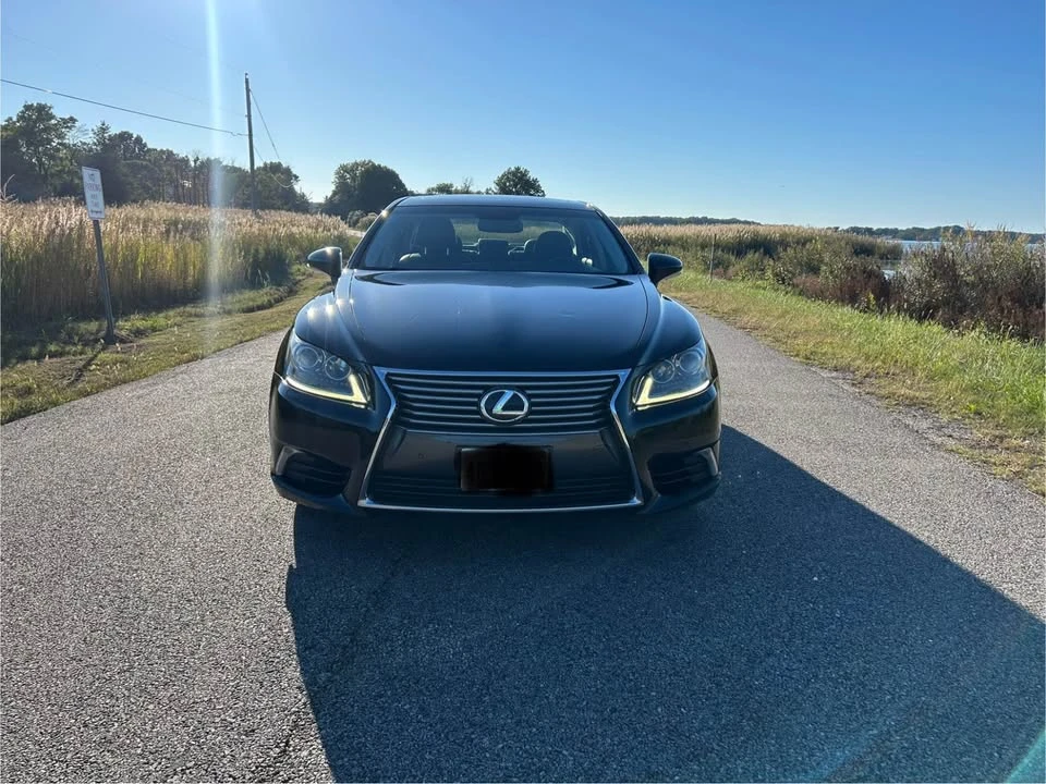 2015 Lexus LS 4th Gen - Image 5 of 8