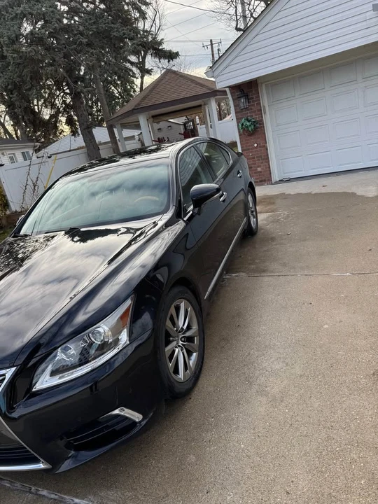 2015 Lexus LS 4th Gen - Image 11 of 12