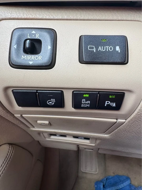 2015 Lexus LS 4th Gen - Image 9 of 14