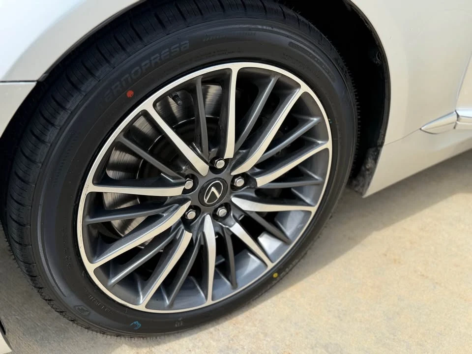 2015 Lexus LS 4th Gen - Image 17 of 20