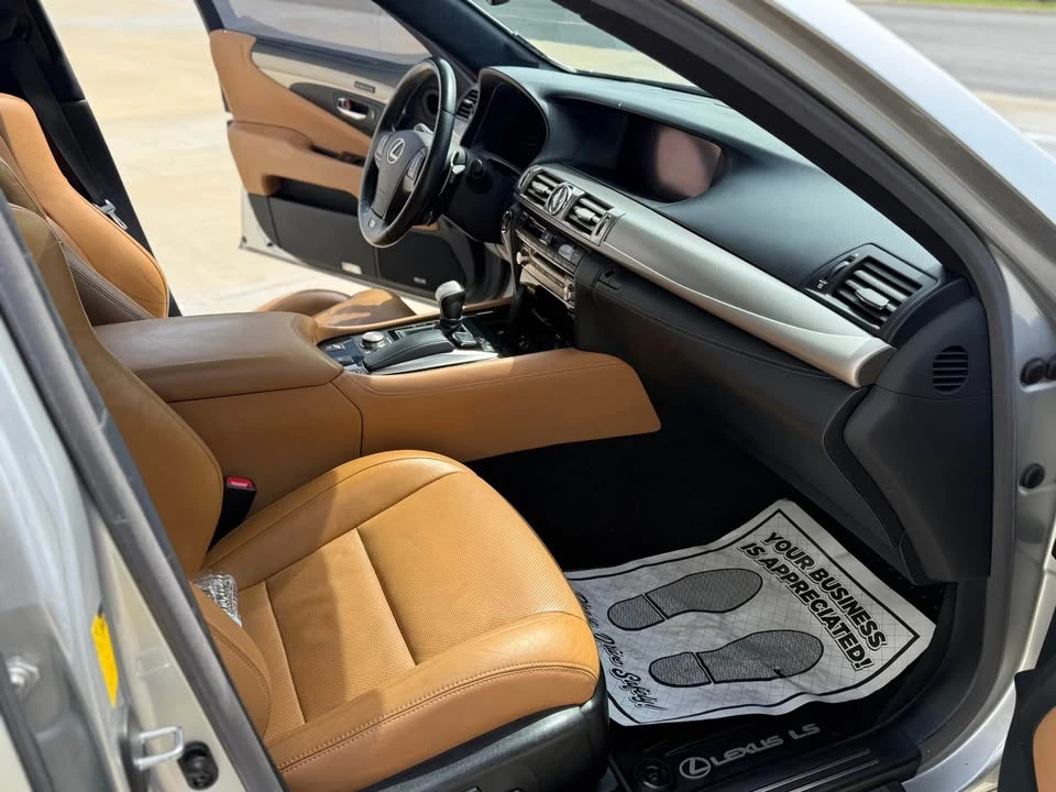 2015 Lexus LS 4th Gen - Image 12 of 20
