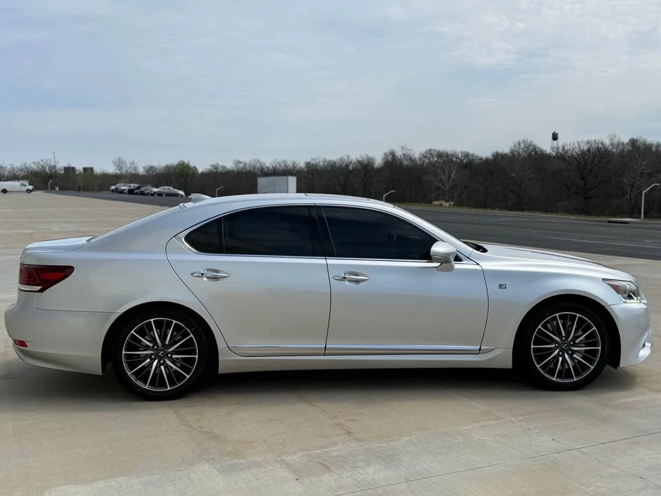 2015 Lexus LS 4th Gen - Image 6 of 20