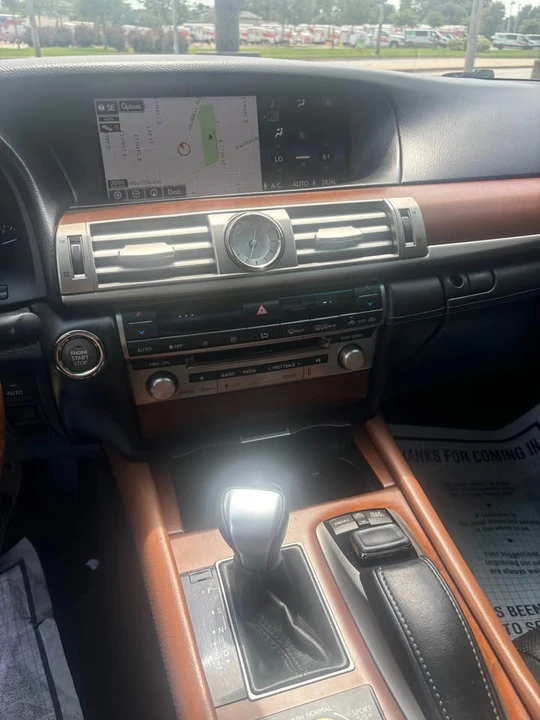 2015 Lexus LS 4th Gen - Image 11 of 17