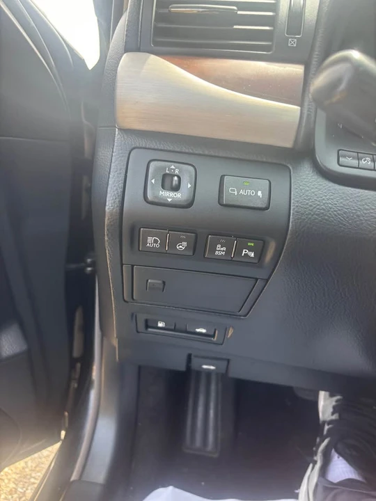 2015 Lexus LS 4th Gen - Image 10 of 17