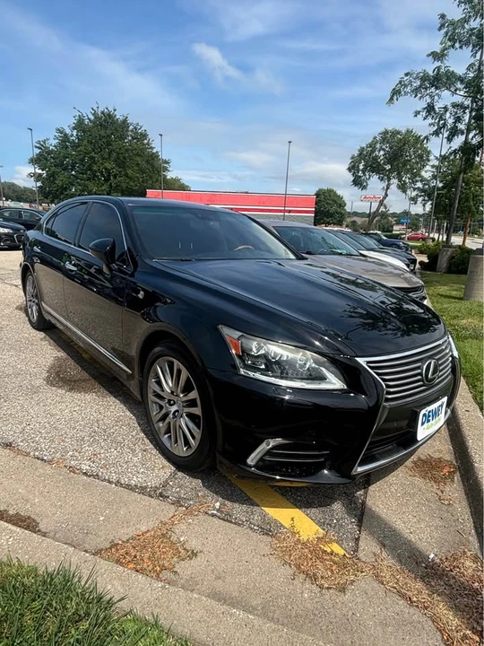 2015 Lexus LS 4th Gen - Image 3 of 17