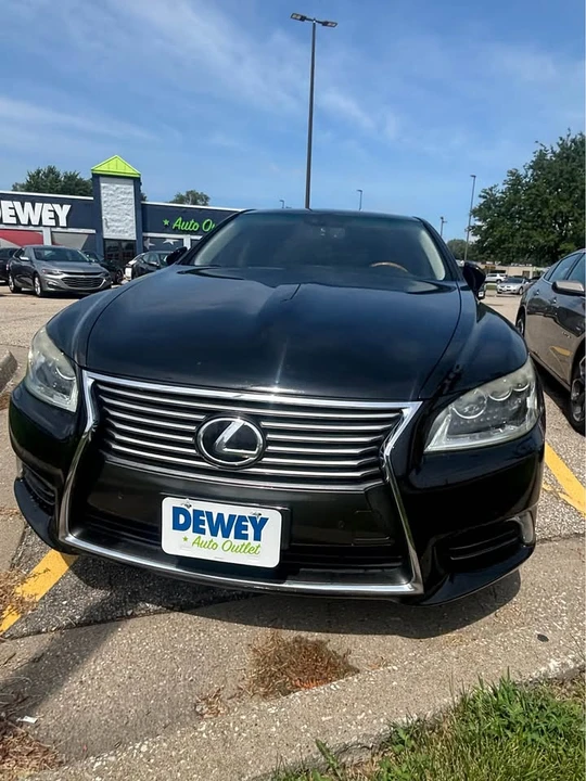 2015 Lexus LS 4th Gen - Image 2 of 17