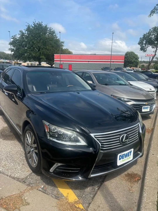 2015 Lexus LS 4th Gen - Image 5 of 17