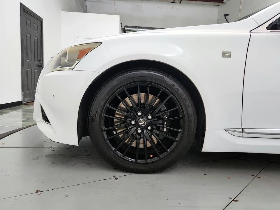2015 Lexus LS 4th Gen - Image 31 of 31