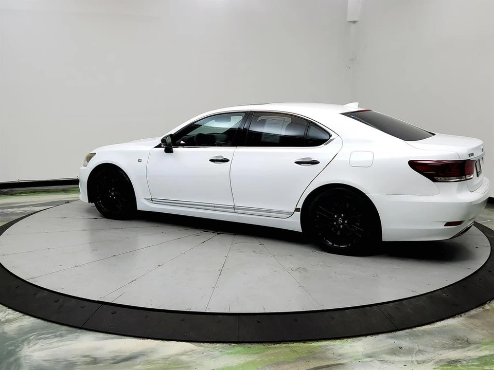 2015 Lexus LS 4th Gen - Image 7 of 31