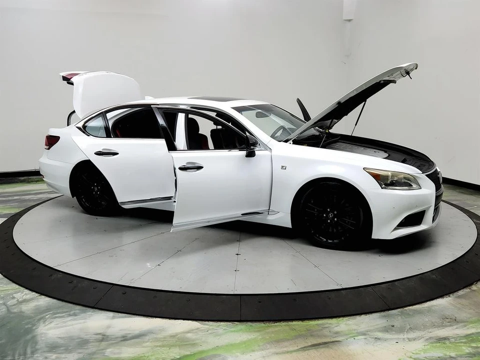2015 Lexus LS 4th Gen - Image 10 of 31