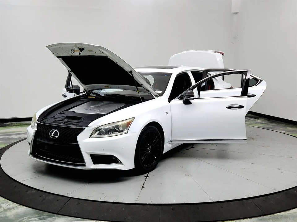 2015 Lexus LS 4th Gen - Image 9 of 31