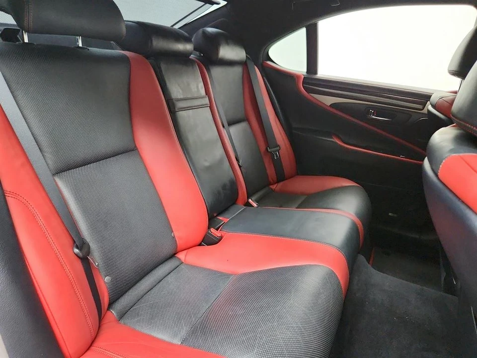 2015 Lexus LS 4th Gen - Image 29 of 31