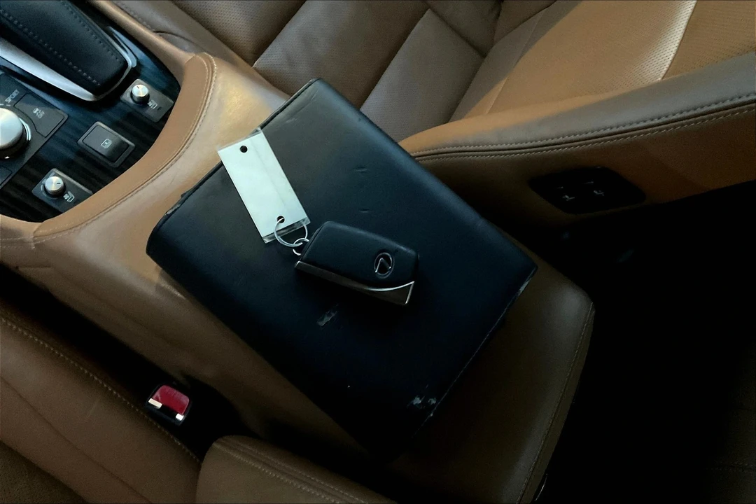2015 Lexus LS 4th Gen - Image 12 of 21