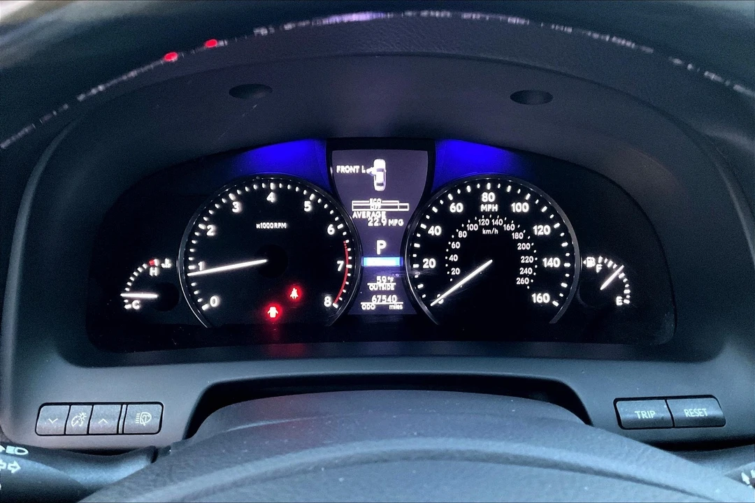 2015 Lexus LS 4th Gen - Image 21 of 21