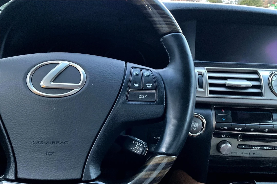 2015 Lexus LS 4th Gen - Image 20 of 21
