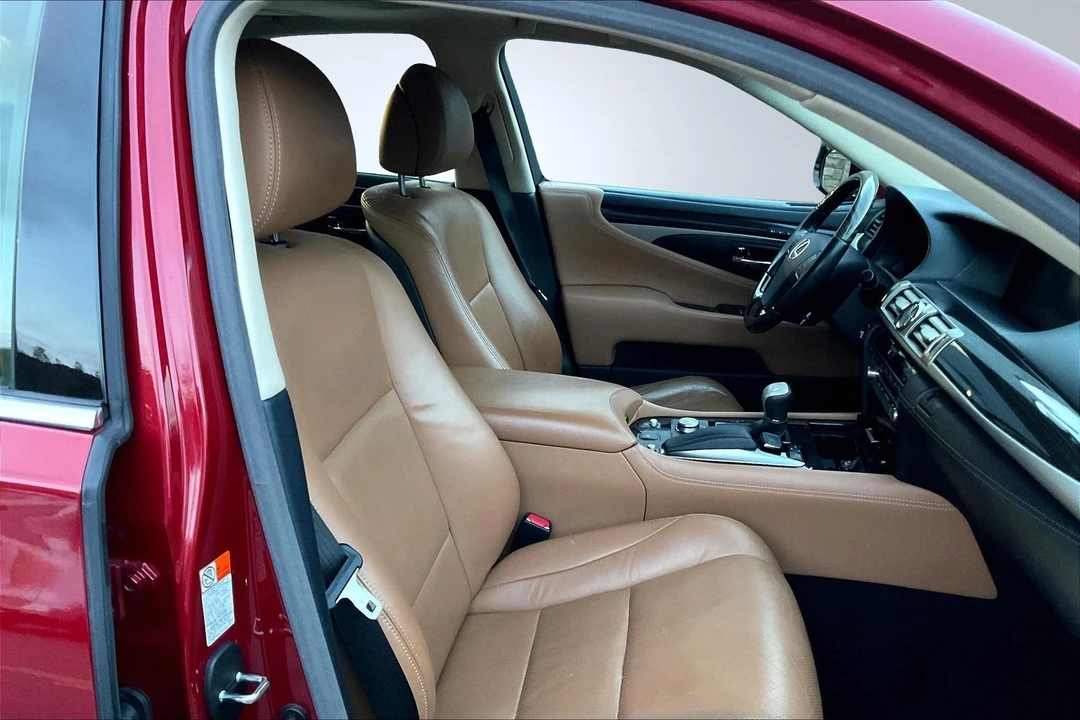 2015 Lexus LS 4th Gen - Image 8 of 21