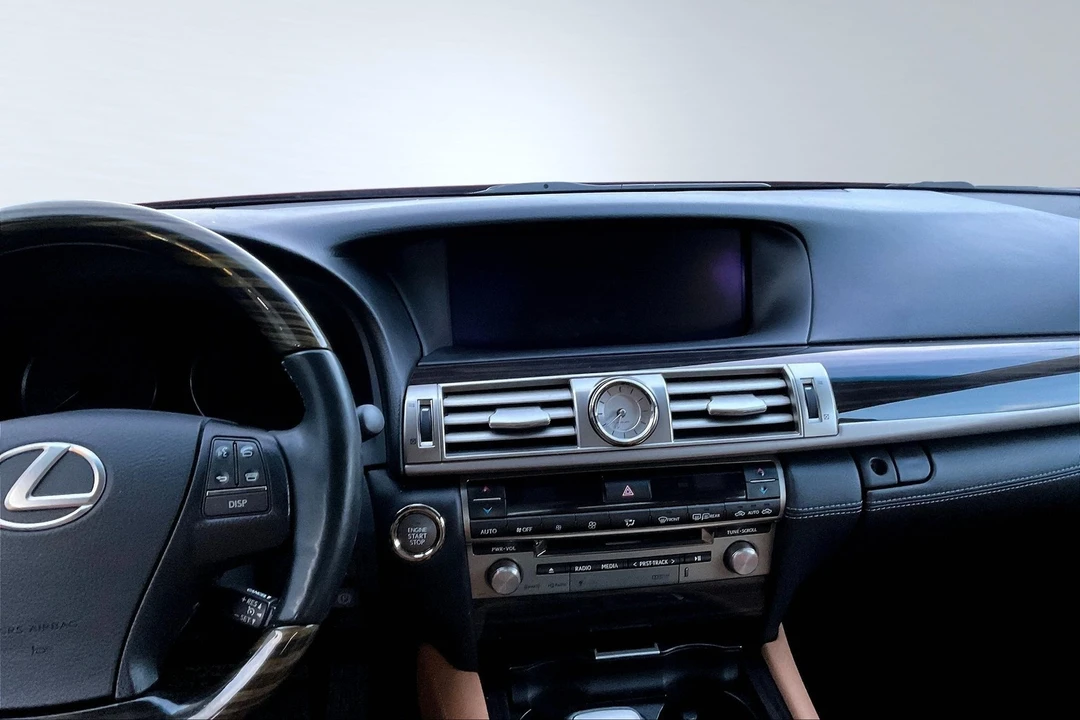 2015 Lexus LS 4th Gen - Image 7 of 21