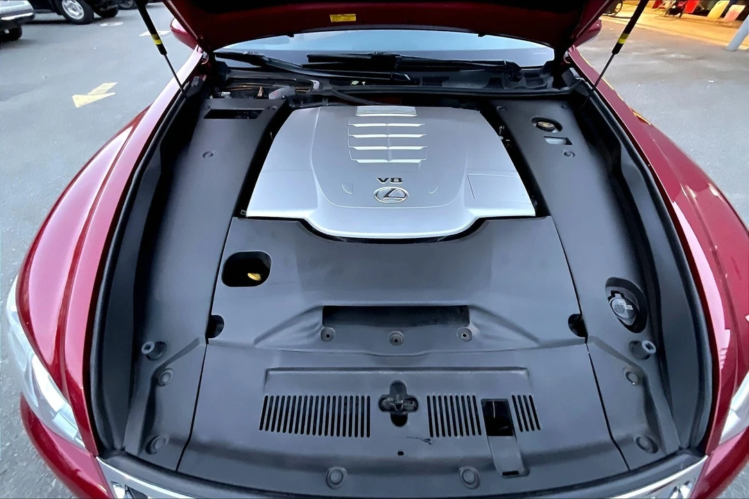 2015 Lexus LS 4th Gen - Image 11 of 21