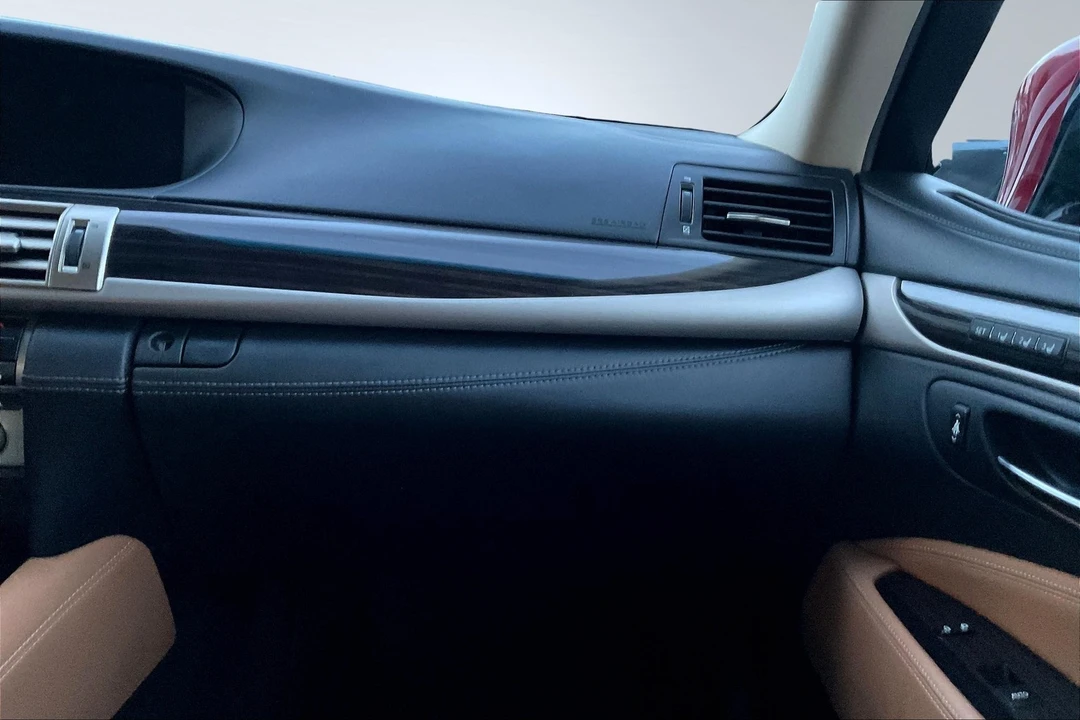 2015 Lexus LS 4th Gen - Image 18 of 21
