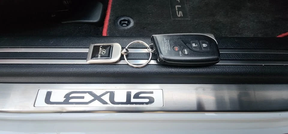 2015 Lexus LS 4th Gen - Image 7 of 13