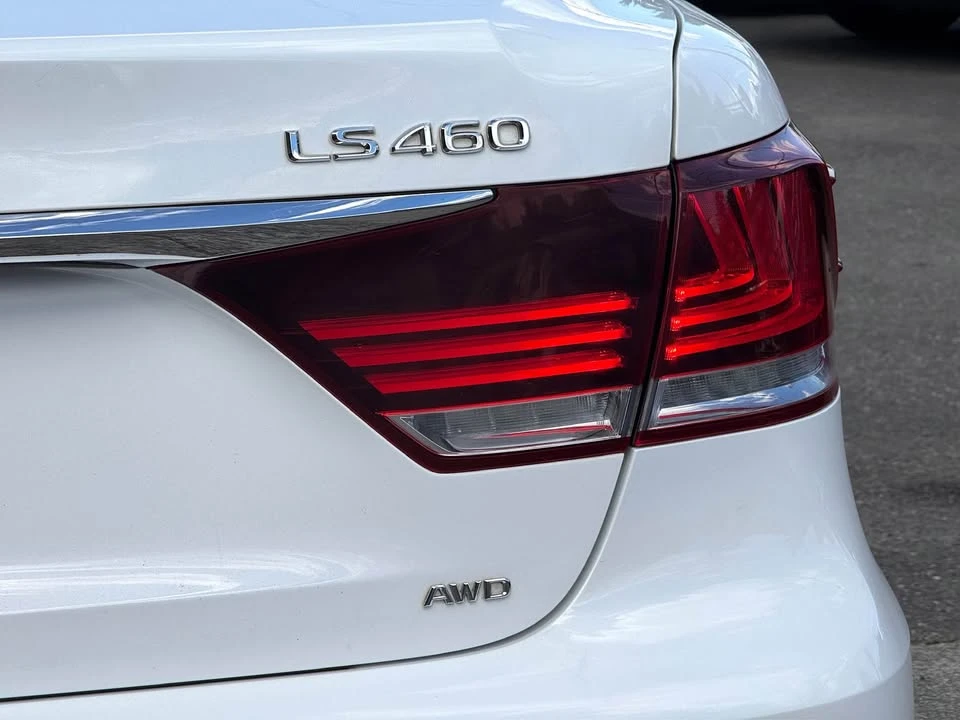2015 Lexus LS 4th Gen - Image 8 of 20