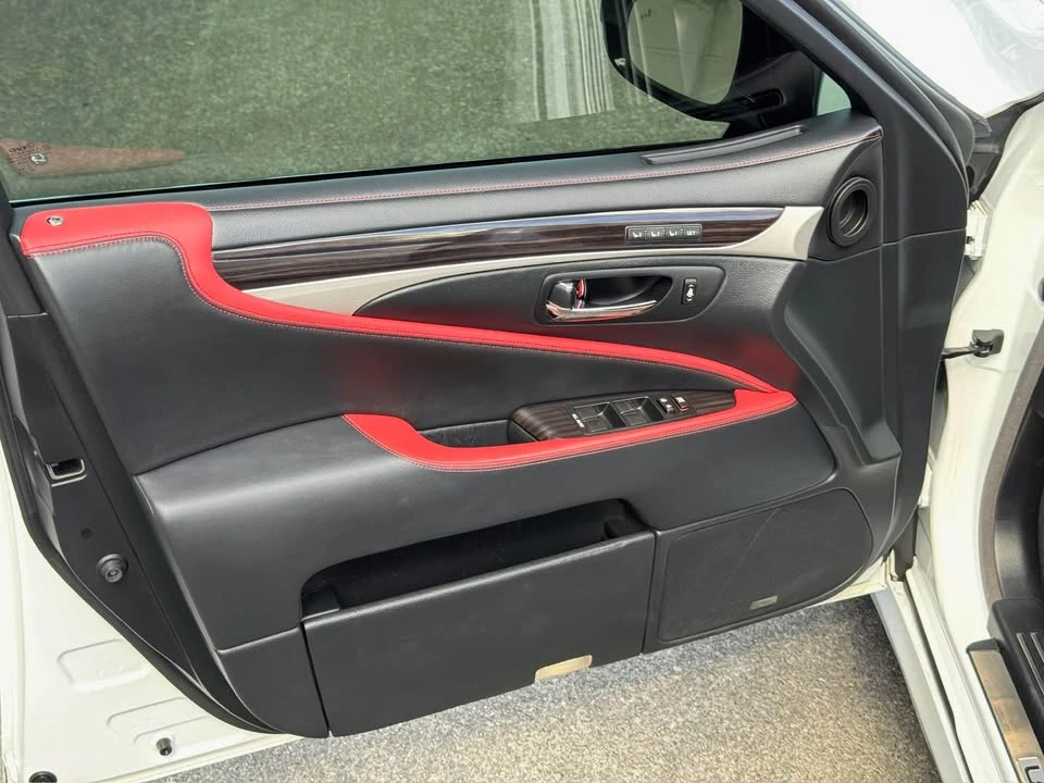 2015 Lexus LS 4th Gen - Image 11 of 20