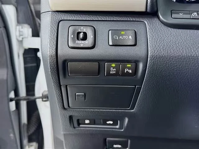 2015 Lexus LS 4th Gen - Image 12 of 17