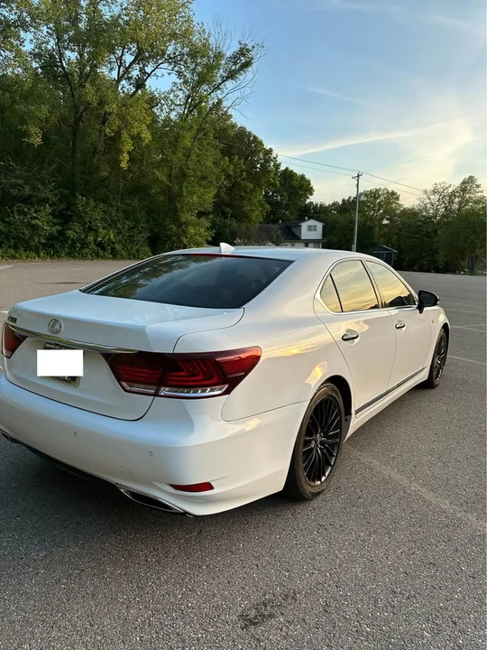 2015 Lexus LS 4th Gen - Image 6 of 12