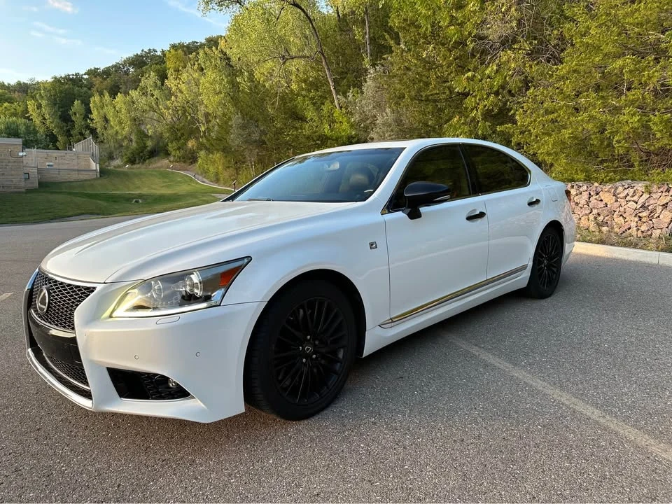 2015 Lexus LS 4th Gen - Image 4 of 12