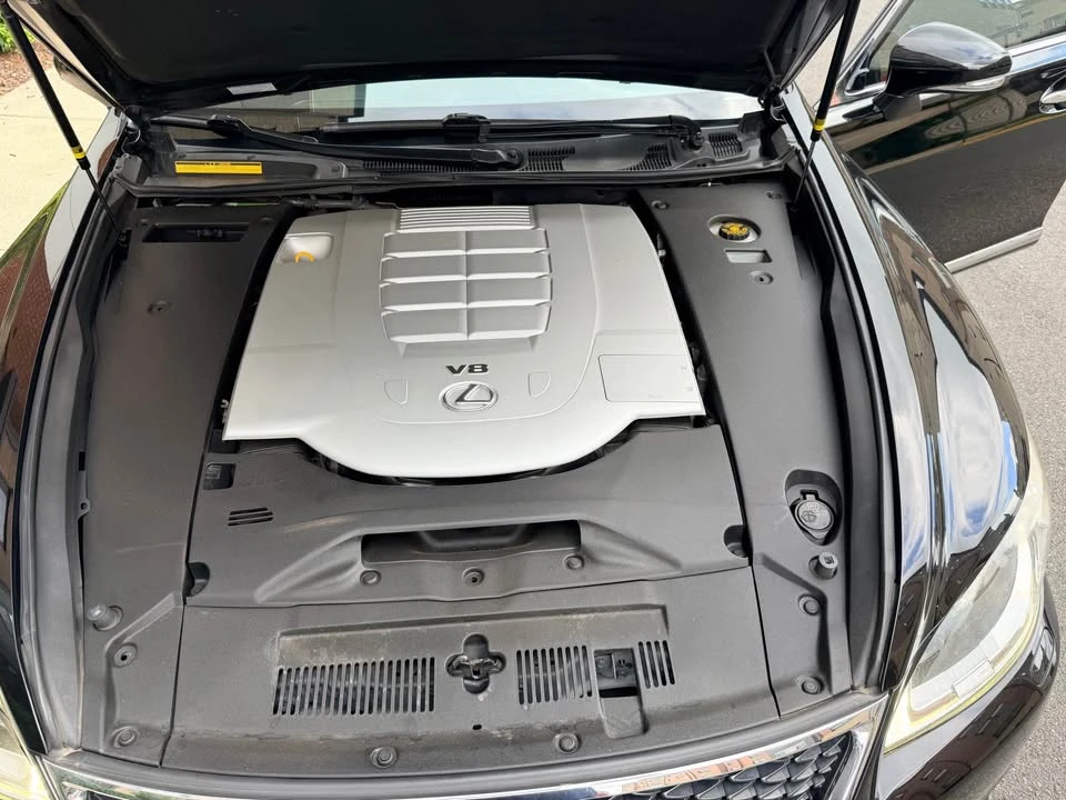 2015 Lexus LS 4th Gen - Image 5 of 11