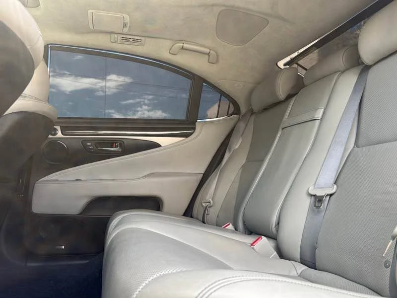 2015 Lexus LS 4th Gen - Image 12 of 20