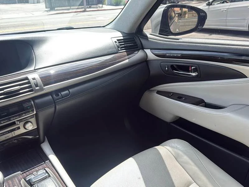 2015 Lexus LS 4th Gen - Image 15 of 20