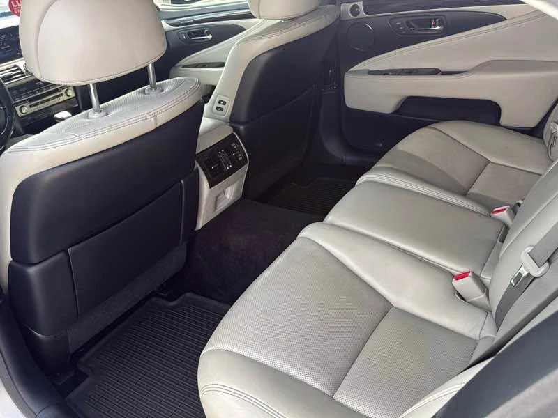 2015 Lexus LS 4th Gen - Image 11 of 20