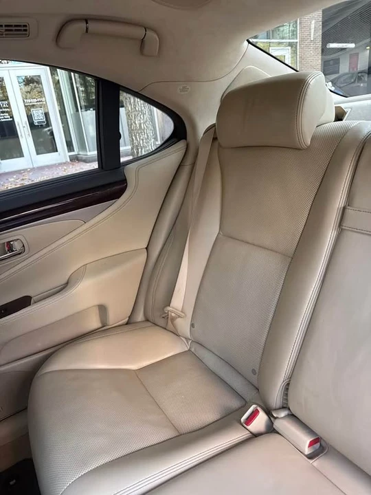 2015 Lexus LS 4th Gen - Image 19 of 20