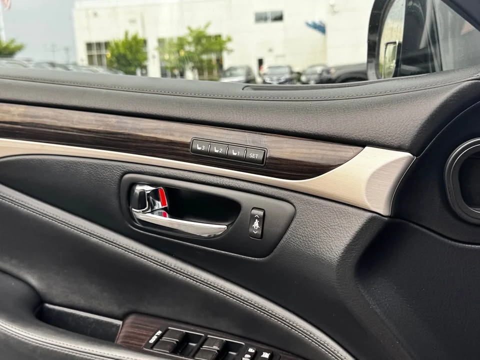 2015 Lexus LS 4th Gen - Image 7 of 16