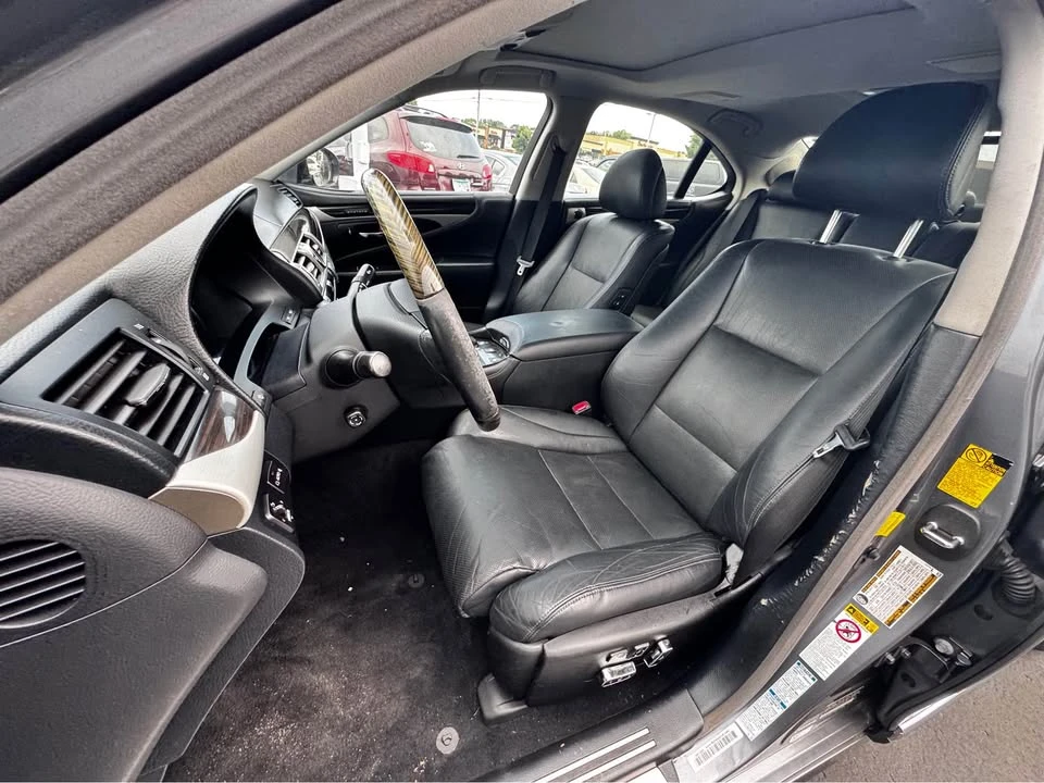 2015 Lexus LS 4th Gen - Image 6 of 16