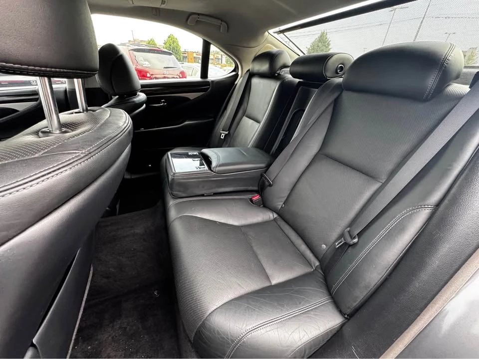 2015 Lexus LS 4th Gen - Image 14 of 16