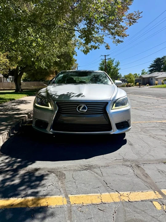 2015 Lexus LS 4th Gen - Image 3 of 14