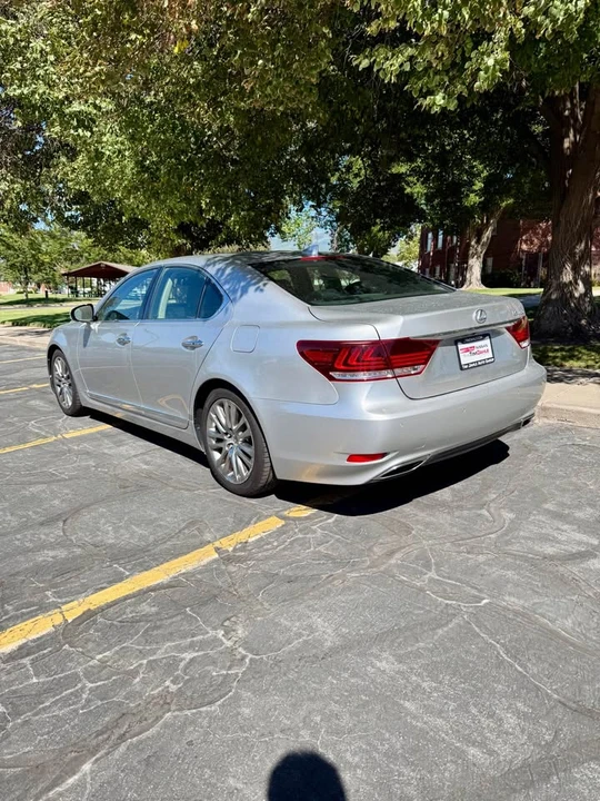 2015 Lexus LS 4th Gen - Image 8 of 14