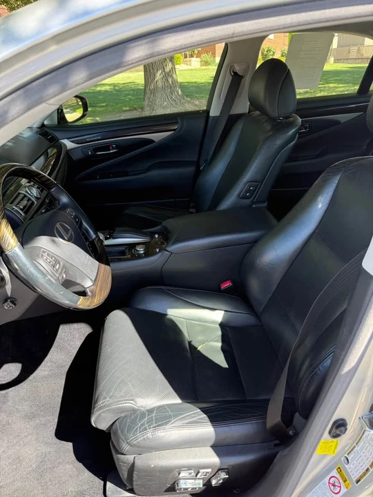 2015 Lexus LS 4th Gen - Image 10 of 14