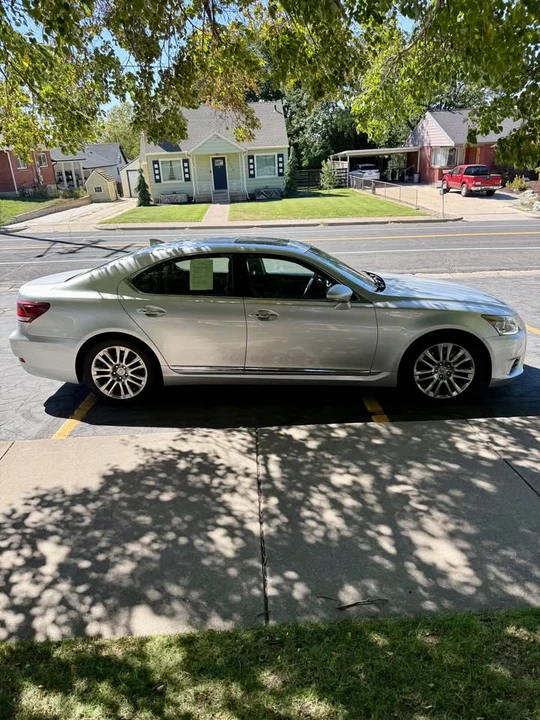 2015 Lexus LS 4th Gen - Image 5 of 14