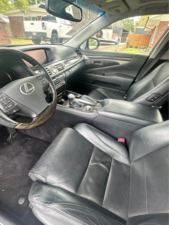 2015 Lexus LS 4th Gen - Image 9 of 11