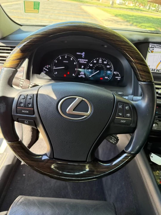 2015 Lexus LS 4th Gen - Image 11 of 14